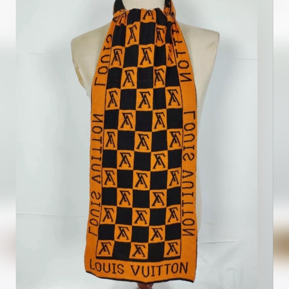 Louie Vuitton Scarf